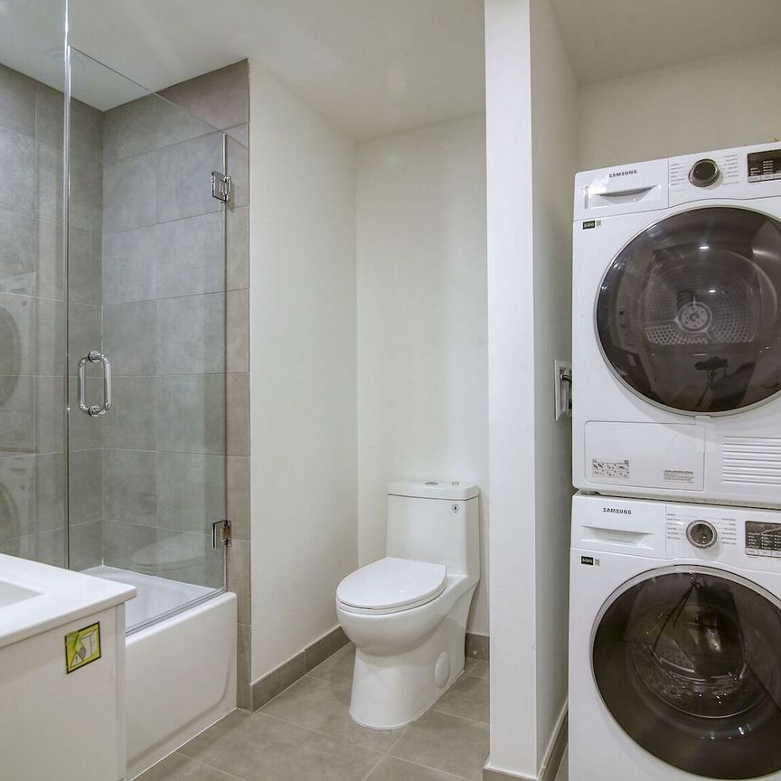 10 Rosemount Avenue, Westmount, QC - Photo 1