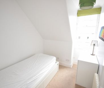 3 bedroom terraced house to rent - Photo 2