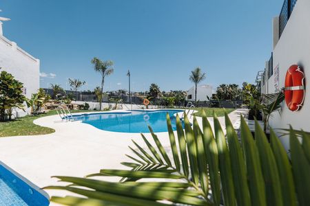 Townhouse in El Paraiso - Photo 4