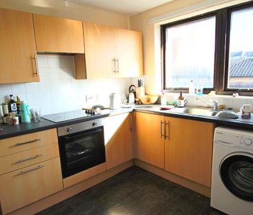 2 bedroom flat to rent - Photo 4