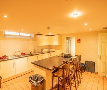 Room 2, 32 Lord Mayor's Walk - Photo 5