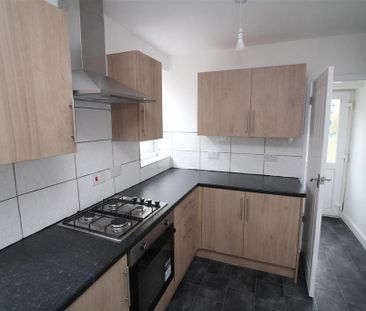 3 bedroom semi-detached house to rent - Photo 6