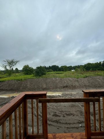 For Lease - 80 Oakmont Drive, Loyalist, Ontario - Photo 2