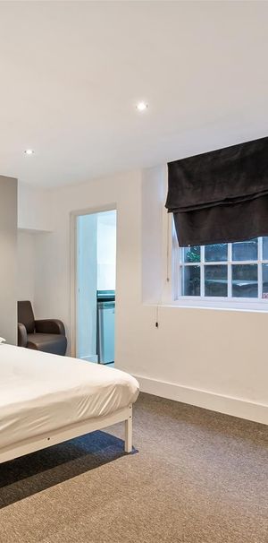 Oakfield Place, Clifton, Bristol - Photo 1