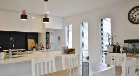 Stylish, Executive Family Home - Photo 4