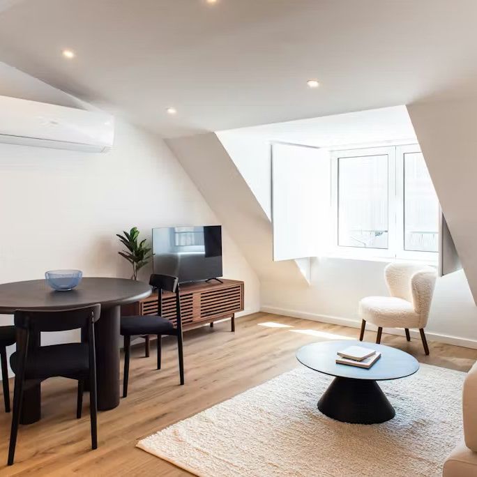 Largo Santa Bárbara, Lisbon, Lisbon 1150-260 - Photo 1