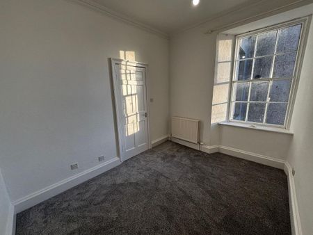 3 bedroom flat to rent - Photo 5