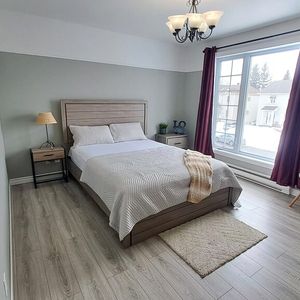 Superbe 4½, Entièrement Meublé - Photo 2