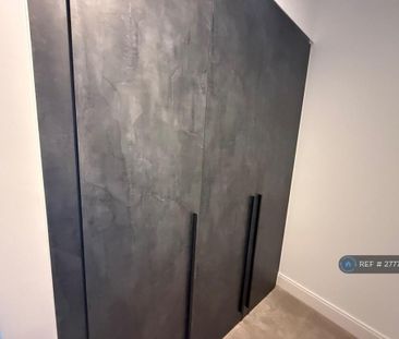 1 bedroom in a flat share to rent - Photo 5