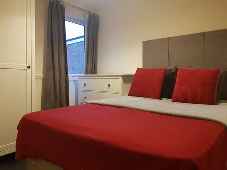 Wisden Road Room 2 - Photo 2