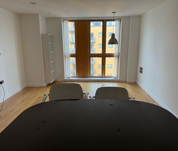 2 Bed Flat, Watermans Place, LS1 - Photo 1