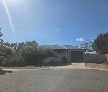 Charming 3-Bedroom Home in an Excellent Location - Photo 2