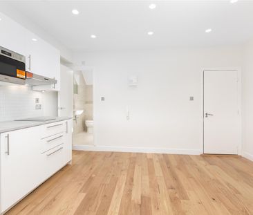 Christchurch Avenue, Kilburn, London - Photo 5