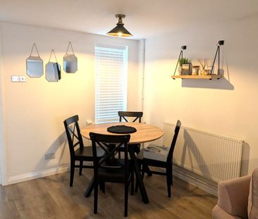 17 Long Row, Llanelli, SA15 3AX - Photo 2