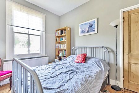 2 Bed Terraced House, Sidney Road, SW9 - Photo 3