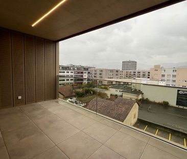 For rent Magnificent 3.5-bdrm apartment in condominium on 3rd floor - Photo 1