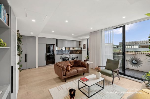 Split-level designer living - Photo 1