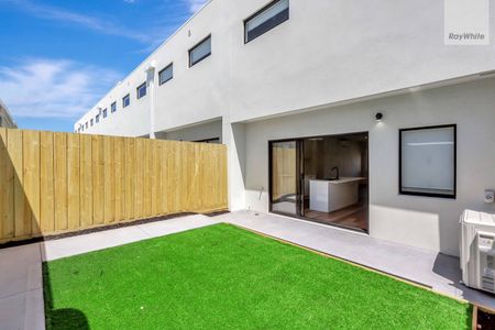 14 Angelina Terrace, Truganina VIC 3029 - Townhouse For Rent | Domain - Photo 4