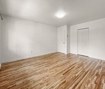 3315 Av. Maréchal #2 - Photo 6