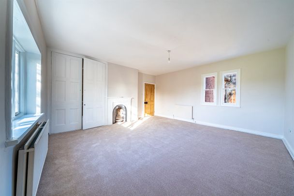 Moor End Farm, Ruddington - Photo 1