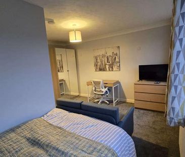 Chertsey Close - Walking Distance To Luton Airport, LU2 - Photo 5
