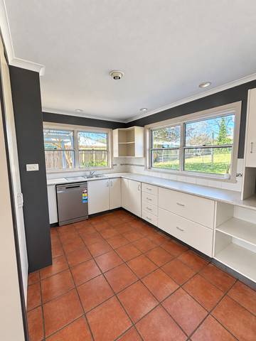 Charming Family Home with Established Gardens - Photo 3