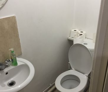 Room in a Shared House, Barnhill Road, HA9 - Photo 3