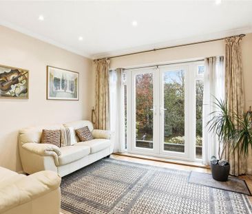 6 bedroom detached house to rent - Photo 3