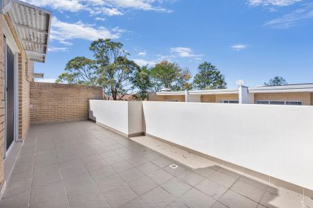 Renovated Two Storey Apartment - Photo 2