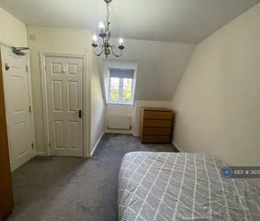 1 bedroom in a house share to rent - Photo 3