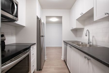 Trossacks Avenue Townhouses - Photo 2