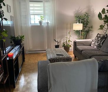 4 1/2 refait à neuf libre le 1er juillet - Photo 1