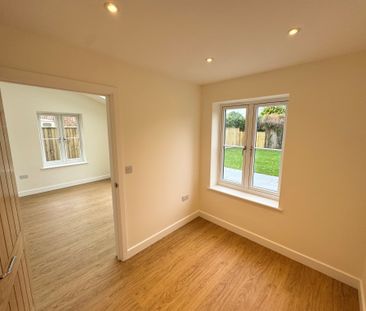 Long Lane, Feltwell - Photo 3