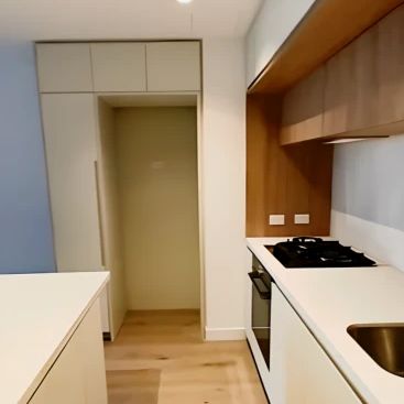 648 Lonsdale Street, Melbourne - Photo 2