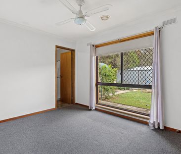 Family Home Opposite Shops in Strathfieldsaye - Photo 2
