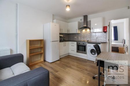 1 bedroom flat to rent - Photo 5