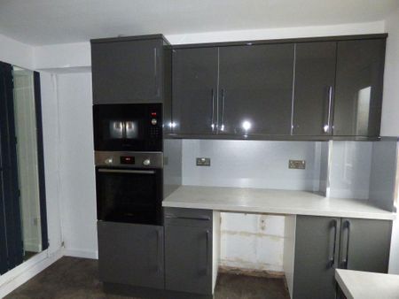 2 bedroom terraced house to rent - Photo 3