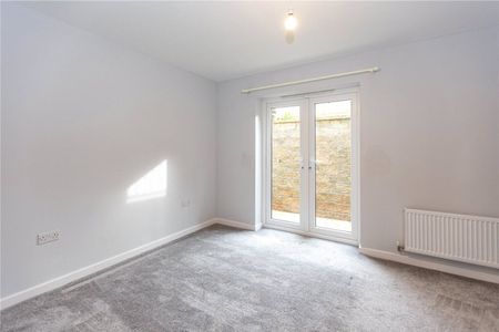 High Street, - Photo 4