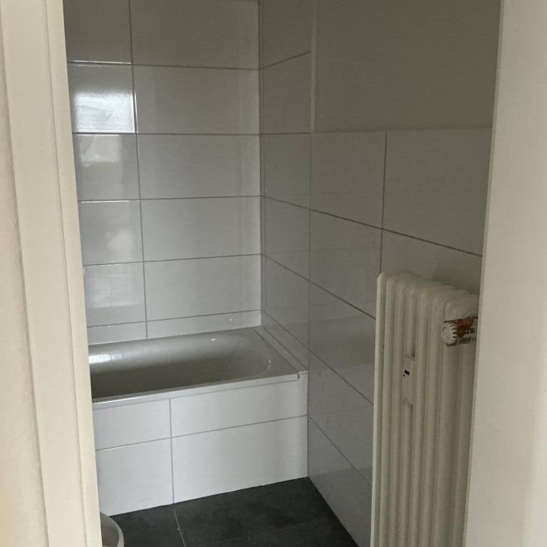 3 Zimmer komplet saniert - Foto 1