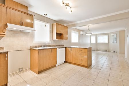 Appartement à louer - Laval (Chomedey) (Carrefour Saint-Martin) - Photo 2