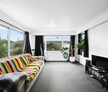 Modern 3-bedroom Home In The Heart Of Dinsdale - Photo 1
