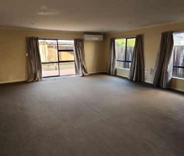 Spacious Family home - Photo 1