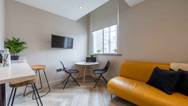 Platinum Studio - Photo 1