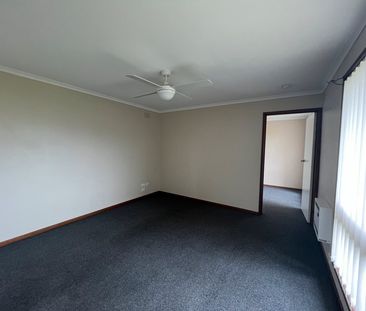 2 Bedroom Unit Walking Distance to Pakington Street - Photo 4