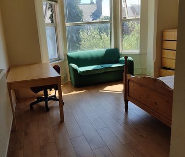 Room in a Shared House, Loughborough Road, NG2 - Photo 5