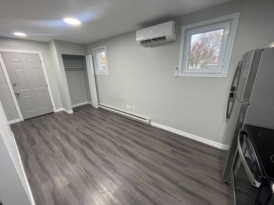 For Lease - 292 Simcoe Street Unit# 1, London East, Ontario - Photo 1