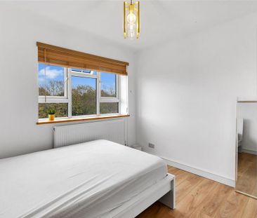 4 bedroom flat to rent - Photo 6