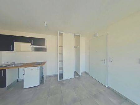 Location Appartement 2 pièces 42m² BRUGUIERES 31150 - Photo 3