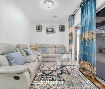 Expansive Modern Living with Double-Storey Design and Lifestyle Appeal - Photo 4