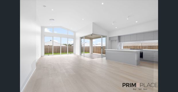 Modern Family Living in Spring Mountain - Photo 1